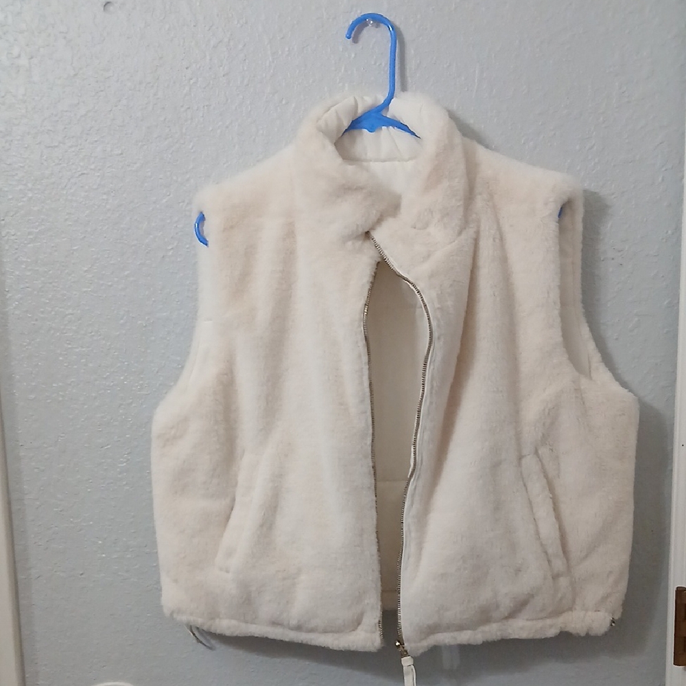 RD Style Ivory Fleece Vest